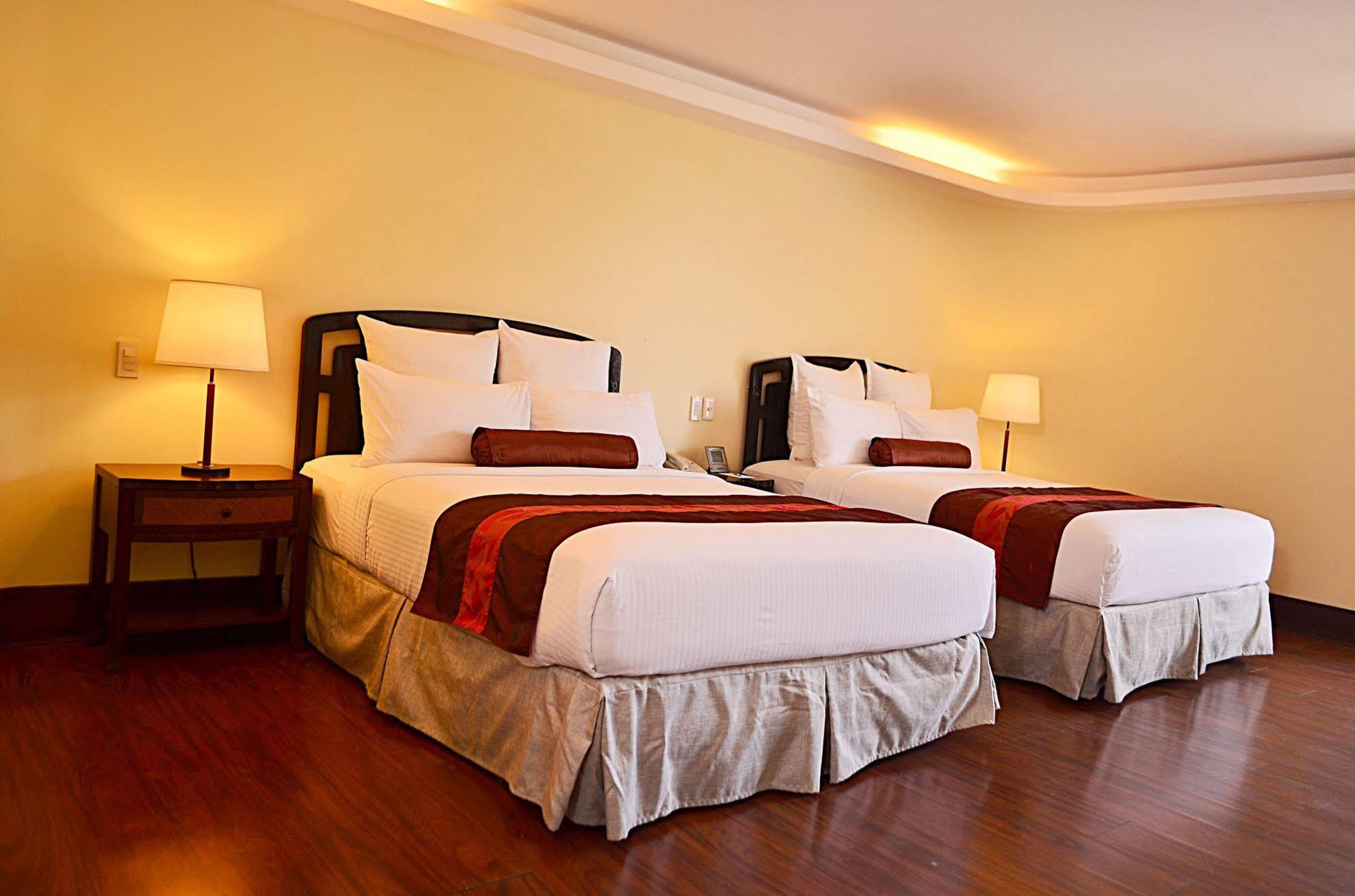 Thunderbird Resorts - Rizal Binangonan Eksteriør billede